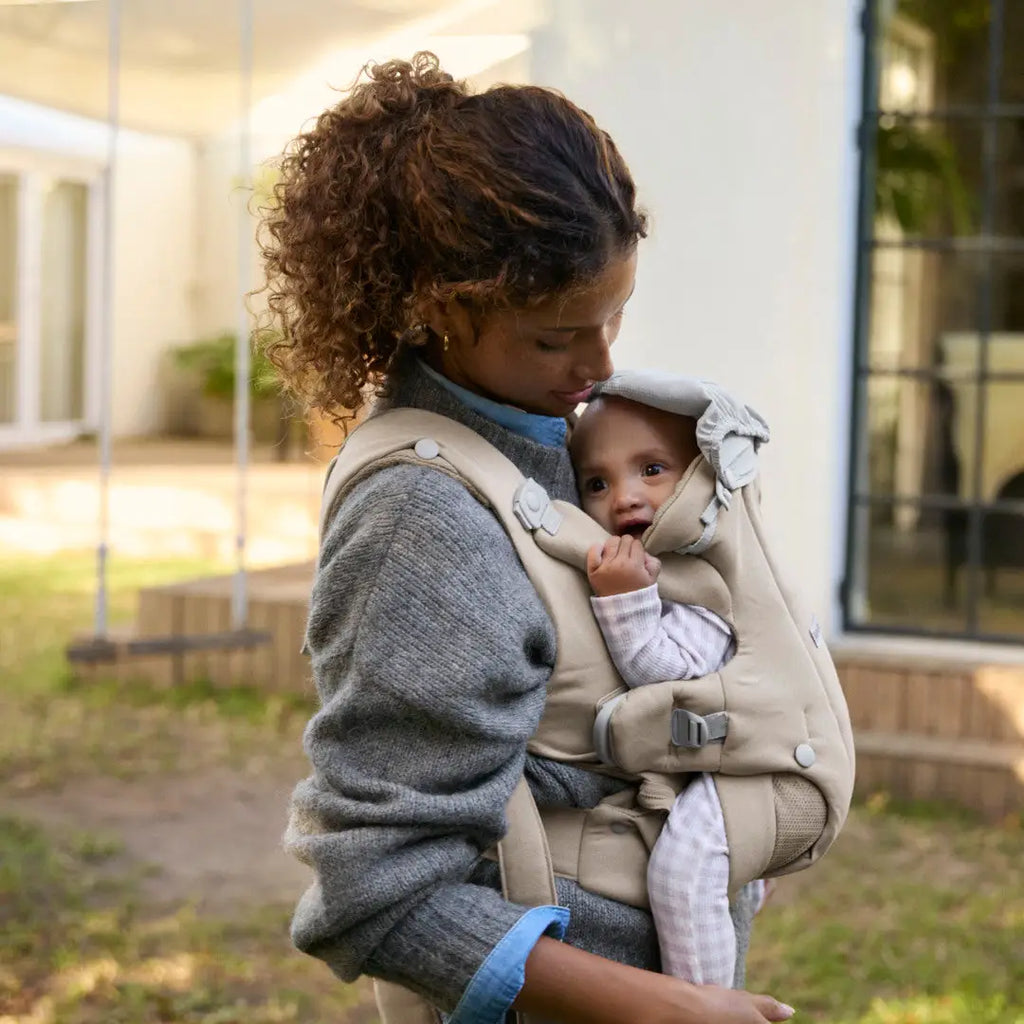 BabyBjörn Baby Carrier Hold